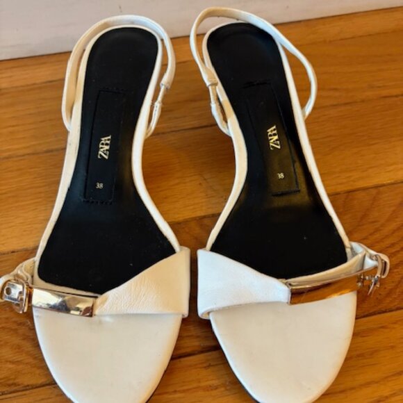 Zara White Leather Kitten Heeled Sandals W/ Gold Buckle, Sz 38 - Picture 3 of 14